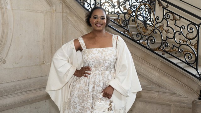 What's going on in musical theater?: Returns as Adina in Donizettis "L'Elisir d'Amore" back to the Bavarian State Opera: soprano Pretty Yende, who is making a bella figura here at Paris Fashion Week.