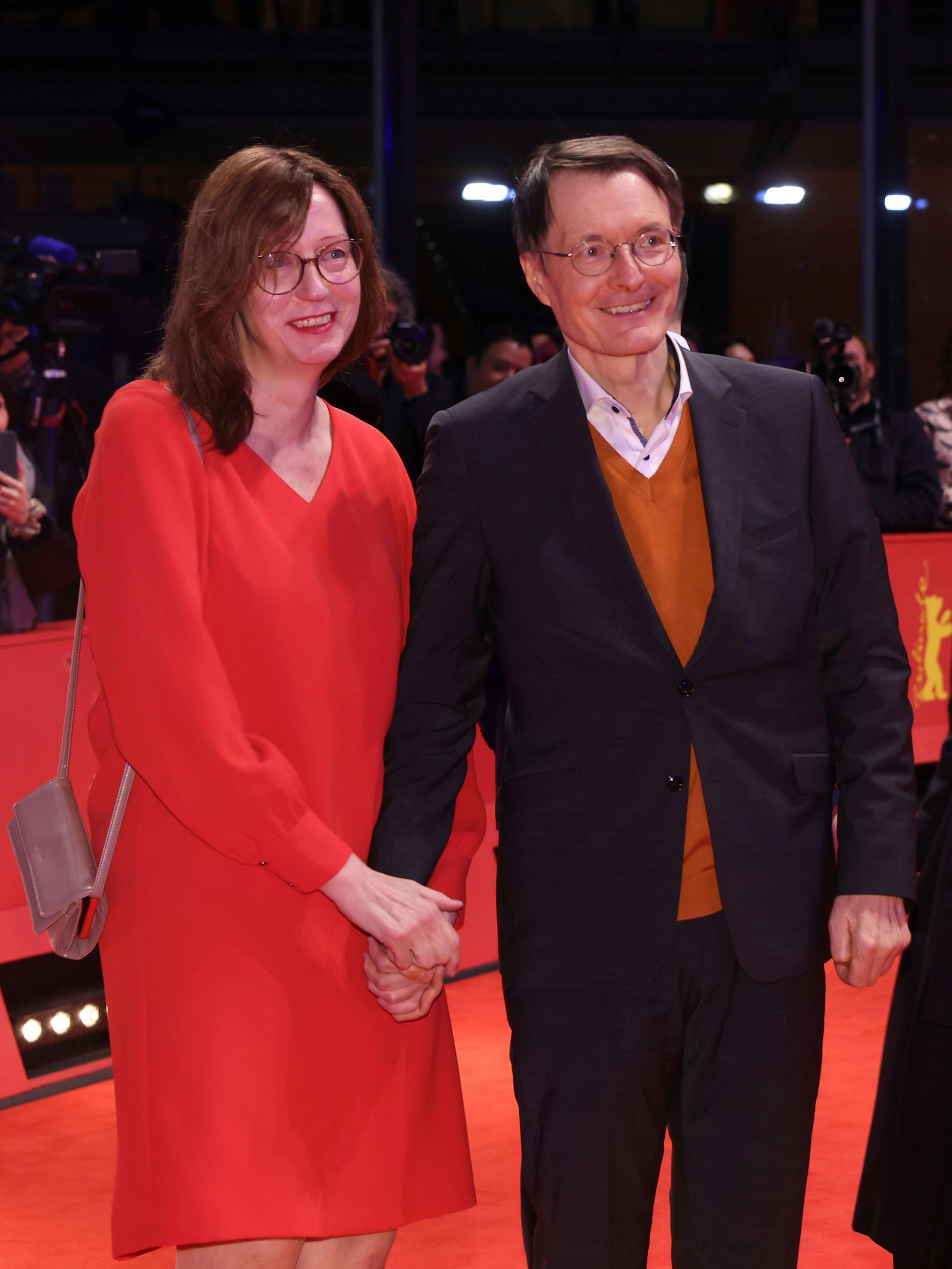 Karl Lauterbach (SPD) walks the carpet with his new girlfriend, the journalist Elisabeth Niejahr, on the opening night of the Berlinale.