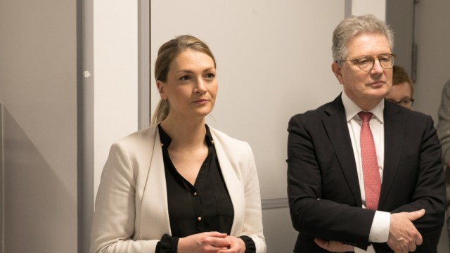 Transplantation medicine: Bavaria's Health Minister Judith Gerlach and Martin Siess, the medical director of the Klinikum Rechts der Isar.