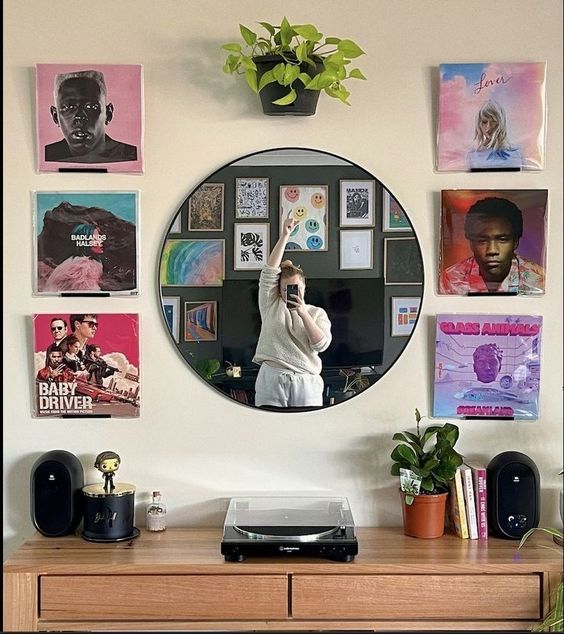 Vinyl Pouches And Round Mirror 