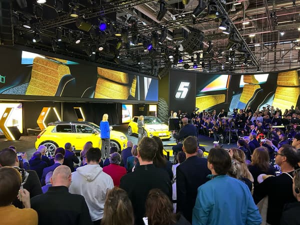 The presentation of the new R5 from the Geneva Motor Show.