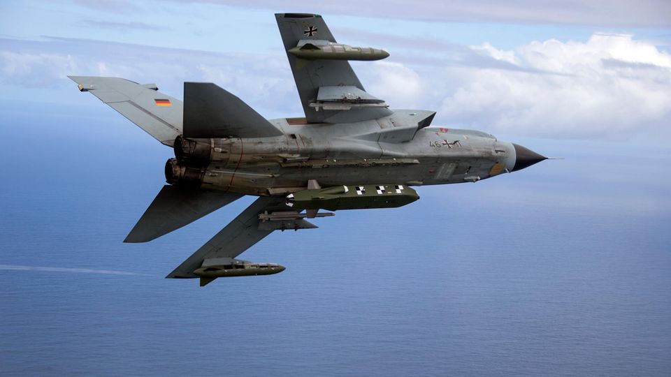 Tornado fighter jet with a Taurus cruise missile