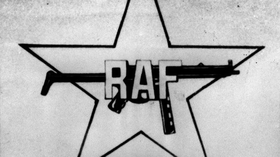 RAF logo, detail from a photo of the kidnapped employer president Hanns-Martin Schleyer (archive photo from 1977) © dpa 