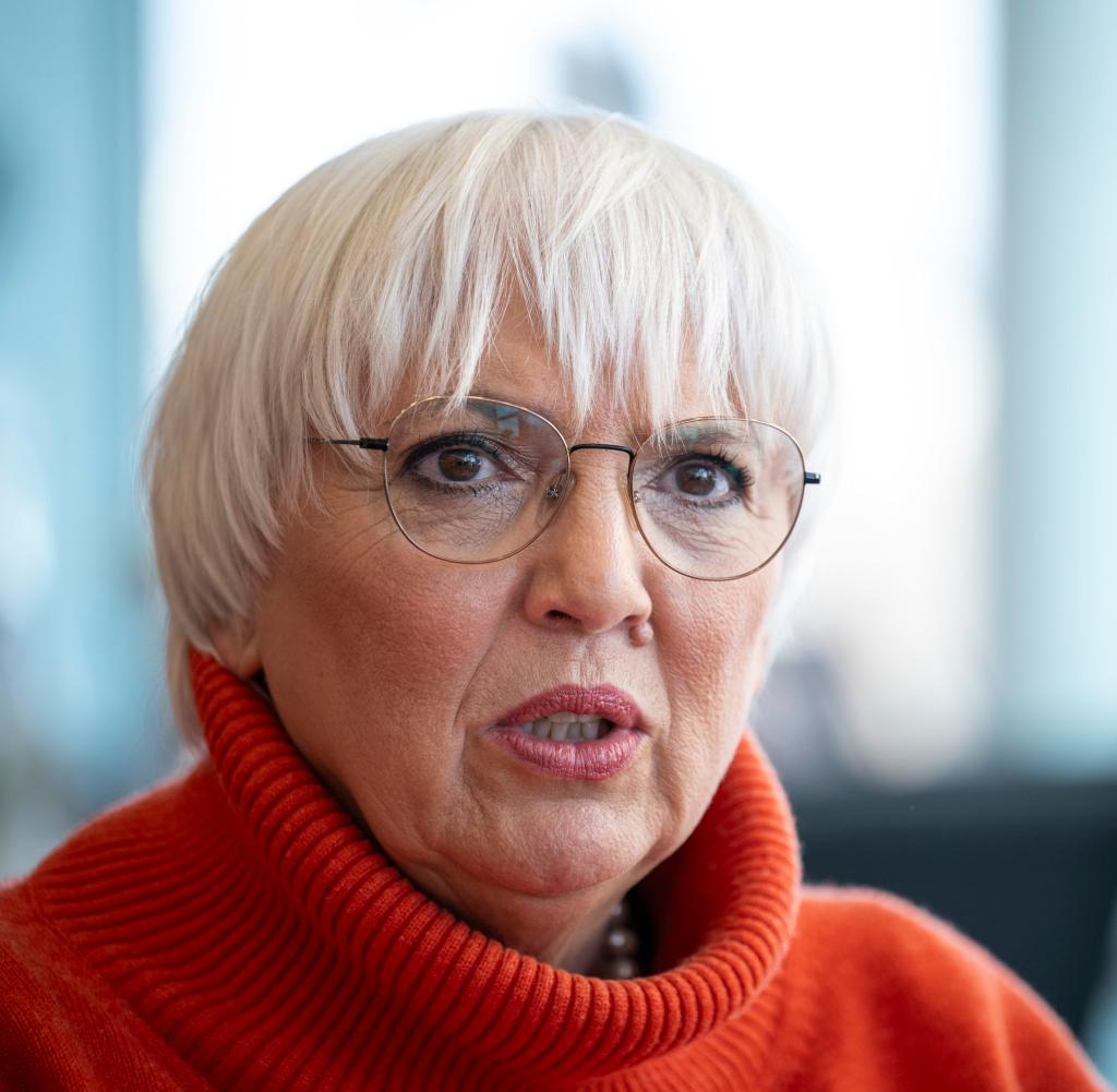 Minister of State for Culture Claudia Roth (Greens) could more easily win a direct mandate by changing the constituency