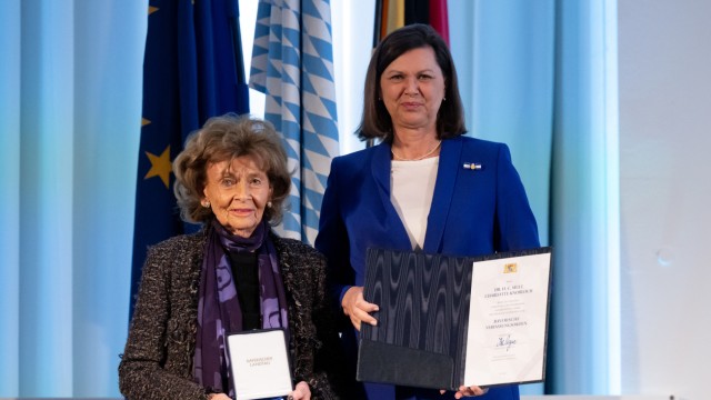 Bavarian Constitutional Order: Charlotte Knobloch, President of the Jewish Community of Munich and Upper Bavaria, was also honored by Aigner on Thursday...