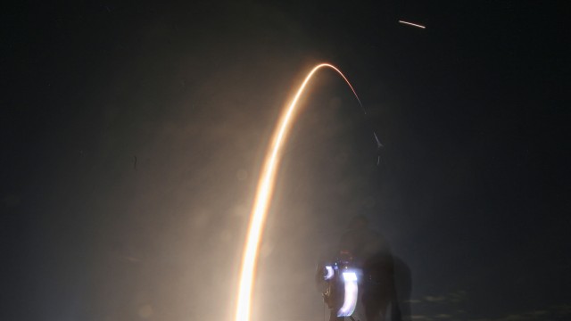Lunar landing mission Nova-C launched in Florida: light trail of the starting ones "Falcon 9" Rocket.