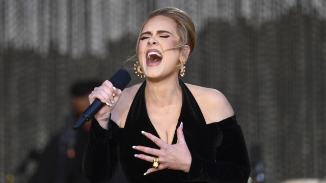 Groß-Konzerte in München: Aus ganzem Herzen singt Adele, hier im Hyde Park in London.