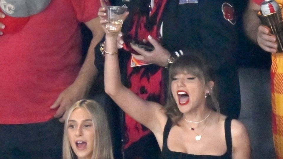 Super Bowl: Taylor Swift is booed – and a beer in response