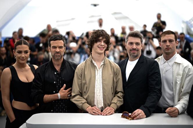 Adèle Exarchopoulos, Romain Duris, Paul Kircher, Thomas Cailley and Tom Mercier, at the Cannes Film Festival, during the screening of the film “The Animal Kingdom”, May 18, 2023.
