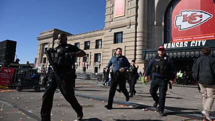 Police officers in Kansas City, United States, Wednesday February 14.  (ANDREW CABALLERO-REYNOLDS / AFP)