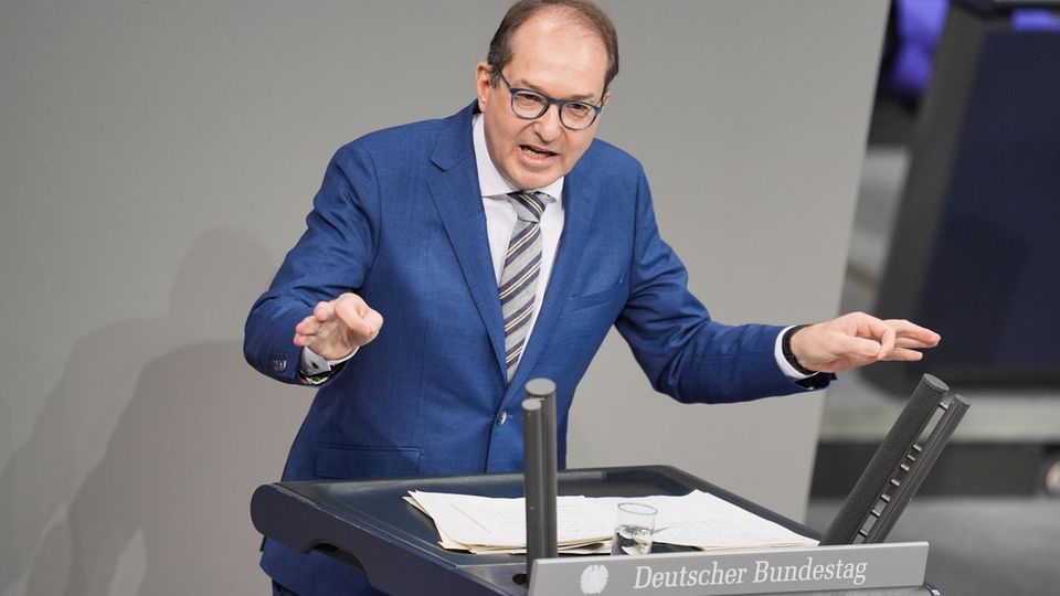 CSU politician Alexander Dobrindt in the Bundestag