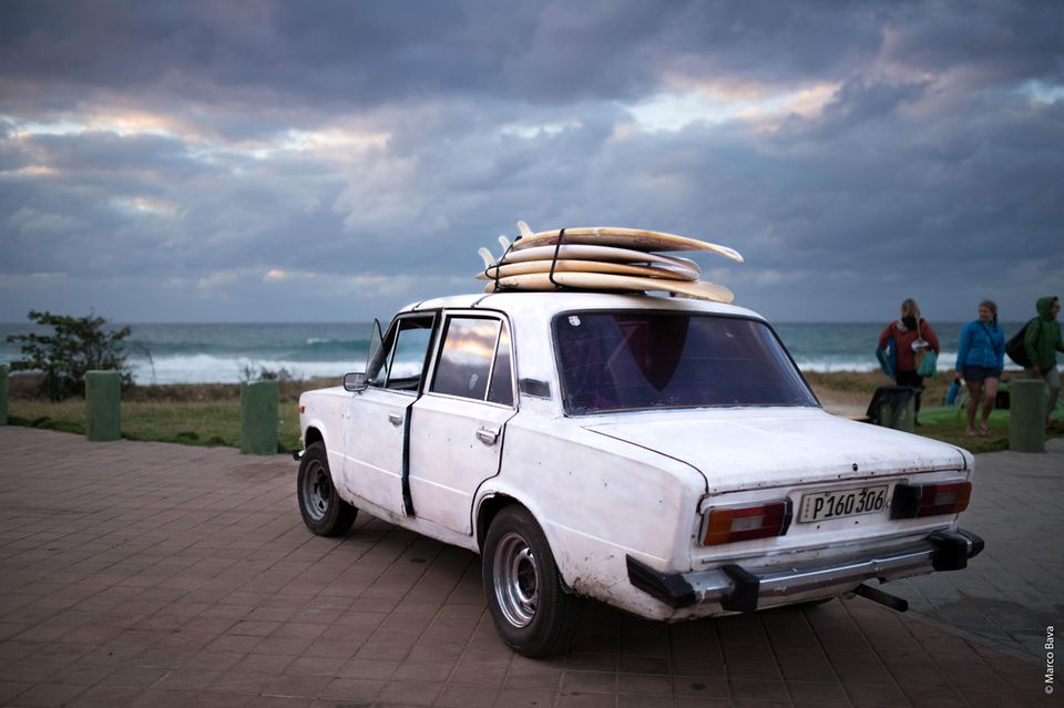 Old cars, simple boards: being a surfer in Cuba