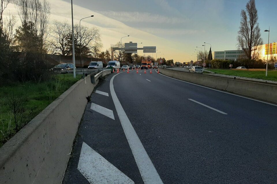 The road to the airport cut off, Monday March 4, 2024 in Toulouse, due to the taxi demonstration