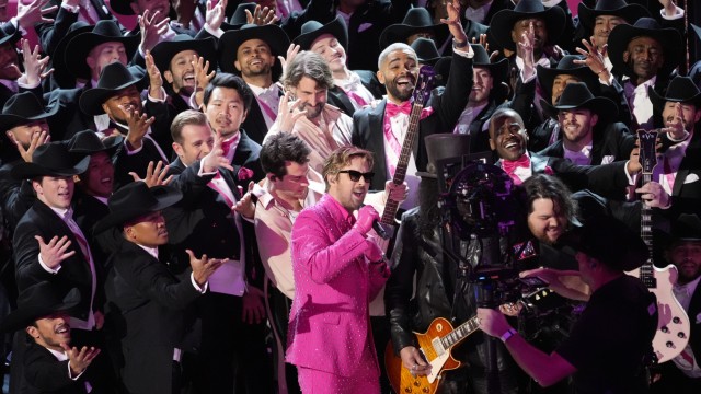 Academy Awards: Ryan Gosling sang "I'm Just Ken" out of "Barbie" together with Guns N' Roses guitarist Slash.