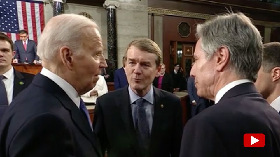 Biden thought the microphone was off, but you hear: "Must talk to Netanyahu Tacheles"