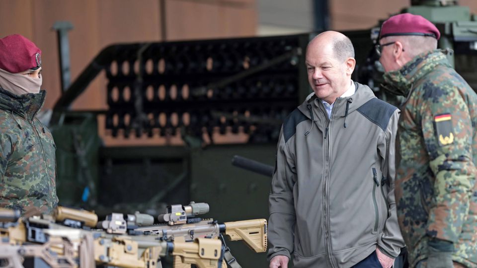 Chancellor Olaf Scholz visits the Special Forces Command (KSK) in Calw