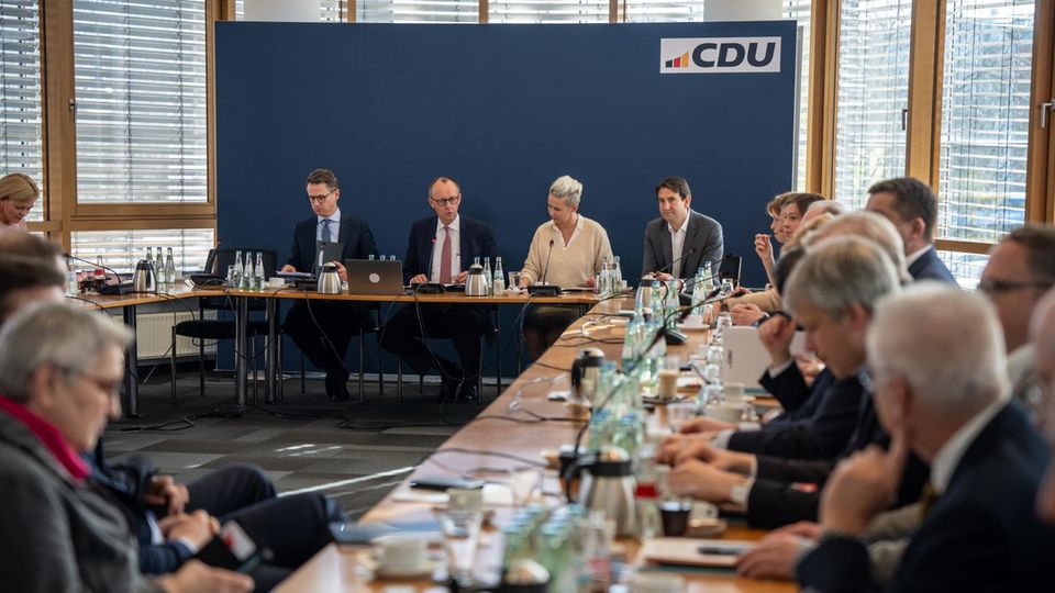 CDU leader Friedrich Merz at a meeting of the CDU federal executive board.  The party wants to reform citizens' money