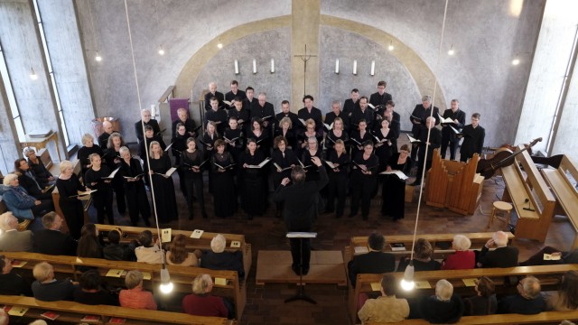 Konzerte zu Ostern in München: Garant lebendiger Aufführungen geistlicher Werke: die Arcis-Vocalisten, hier bei einem Konzert in der Petruskirche in Geretsried.