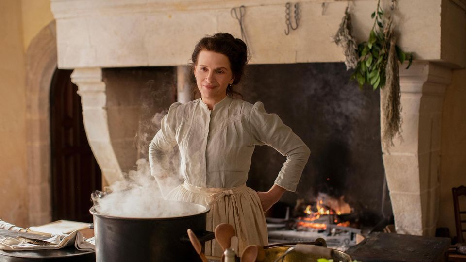Film tip: Juliette Binoche in front of a cooking pot