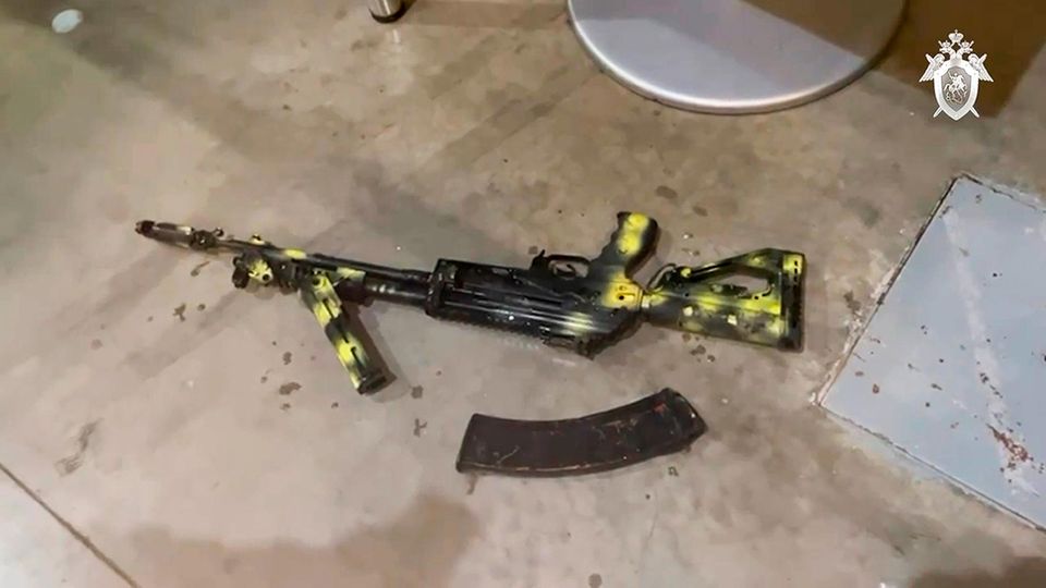 Moscow: Kalashnikov assault rifle on the ground after the terrorist attack