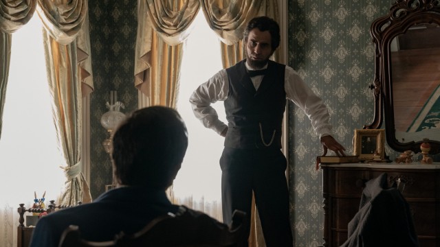 Series of the month March: Not without his Secretary of War: Hamish Linklater as President Lincoln in "After the assassination attempt".