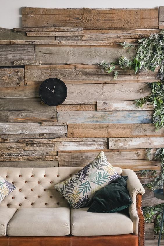 A simple DIY to create a real wooden wall
