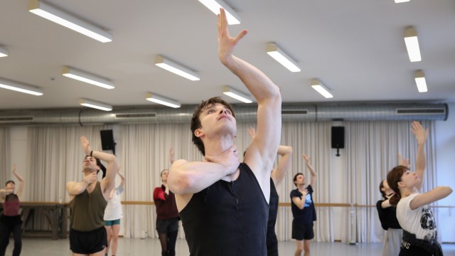 Ballettfestwoche 2024: Das Staatsballett bei den Proben zu Sharon Eyals "Autodance".