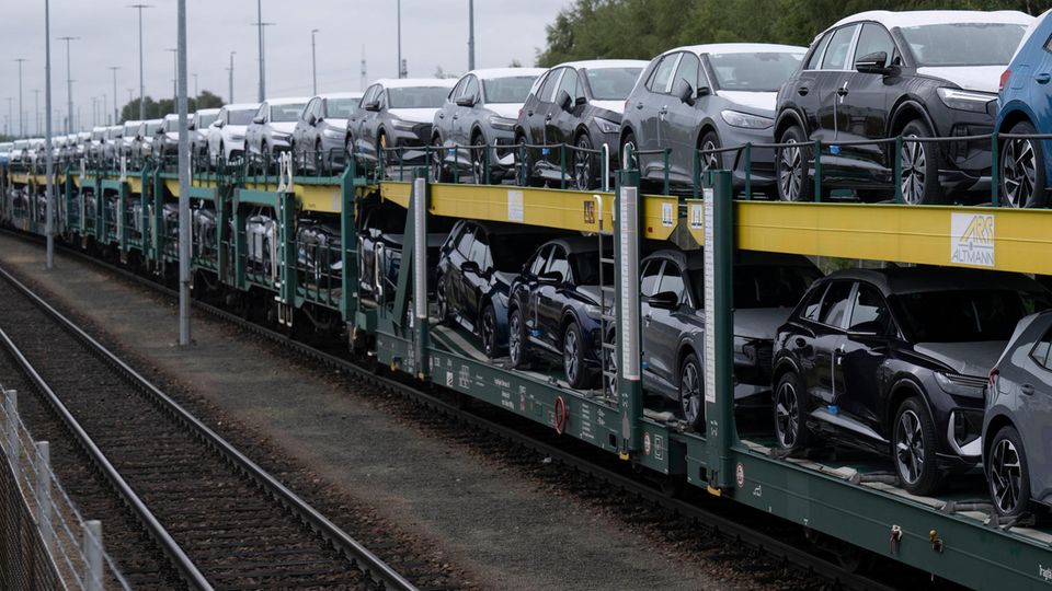 Economic crisis in the car market?  Electric cars on the freight train