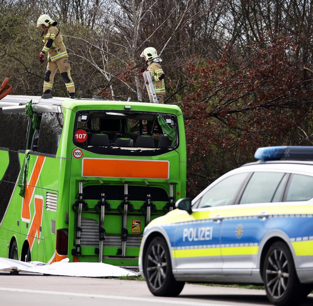 Accident with a coach on the A9 near Leipzig