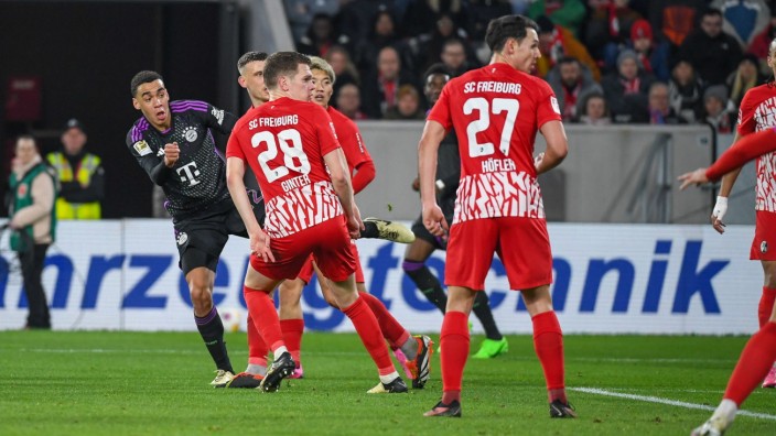 Bayern in individual criticism: Made Freiburg's defense look old: Jamal Musiala (left, slightly hidden) scored to give Bayern the lead, but it wasn't enough to win.