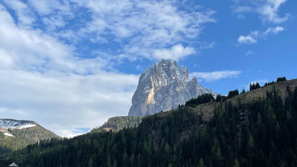 There are many hiking trails in South Tyrol that offer wonderful views of the Dolomites
