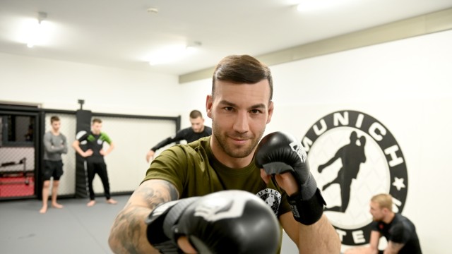 MMA fighter Sebastian Stallinger: Sebastian Stallinger training in his gym in Karlsfeld.